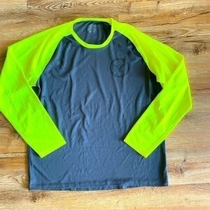 American Eagle Outfitters Men's Gray and Neon Yellow Shirt